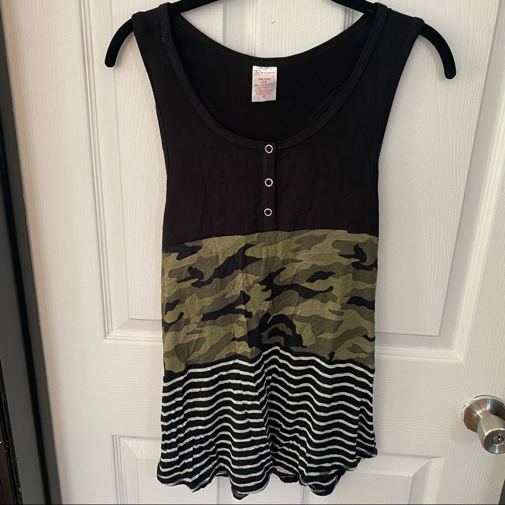 Three Tone Tank